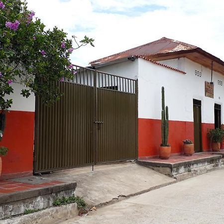 Hostal Villa Cecilia Villavieja Εξωτερικό φωτογραφία