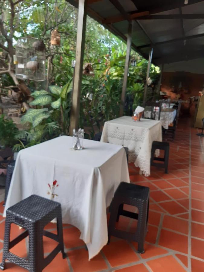 Hostal Villa Cecilia Villavieja Εξωτερικό φωτογραφία