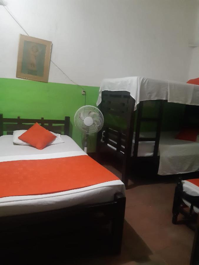 Hostal Villa Cecilia Villavieja Εξωτερικό φωτογραφία