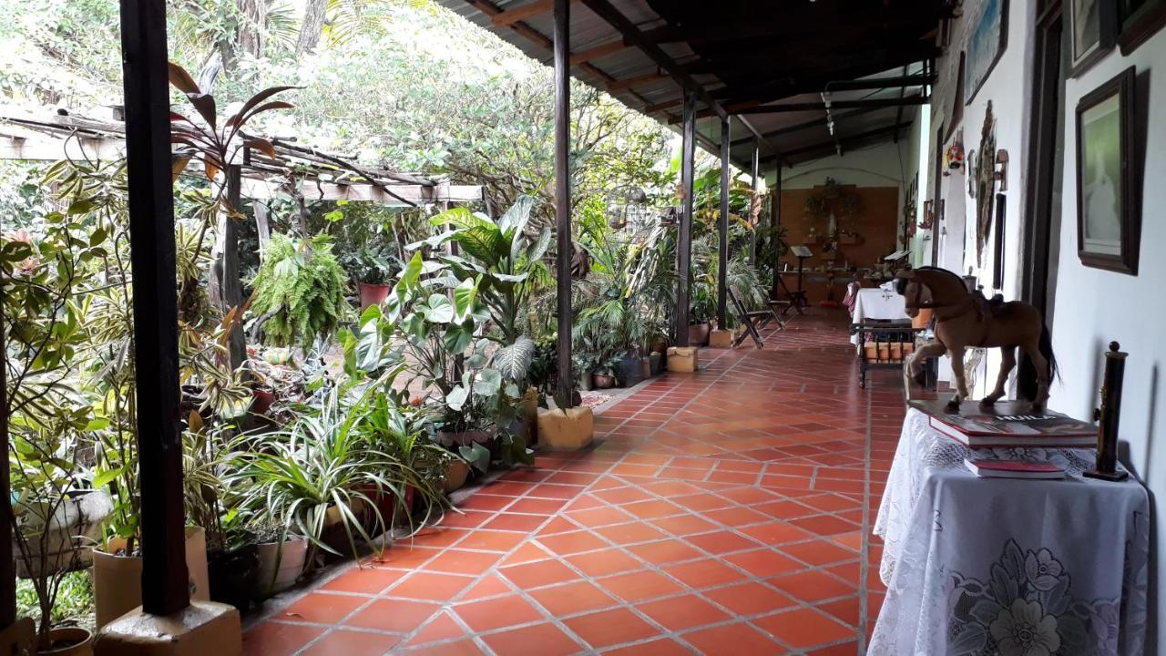 Hostal Villa Cecilia Villavieja Εξωτερικό φωτογραφία