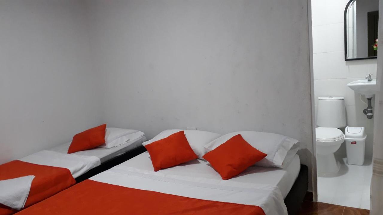 Hostal Villa Cecilia Villavieja Εξωτερικό φωτογραφία