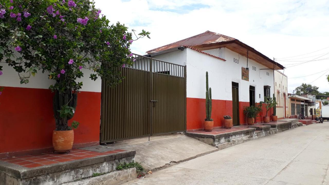 Hostal Villa Cecilia Villavieja Εξωτερικό φωτογραφία