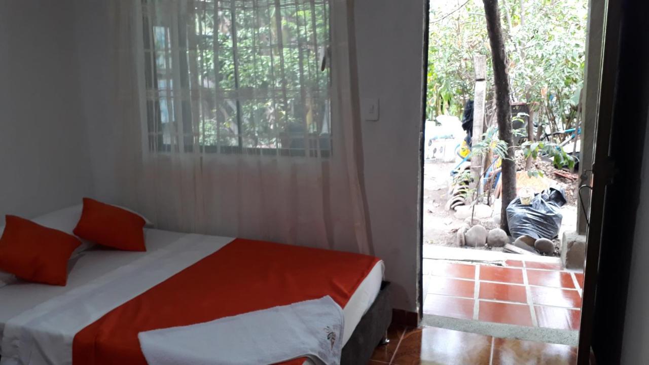 Hostal Villa Cecilia Villavieja Εξωτερικό φωτογραφία